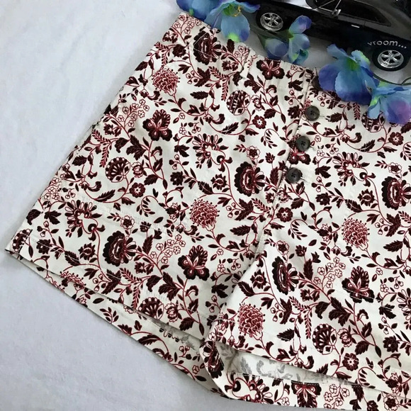 LOFT NWT Ivory with Floral Pattern Shorts Women Various - Picture 2 of 8